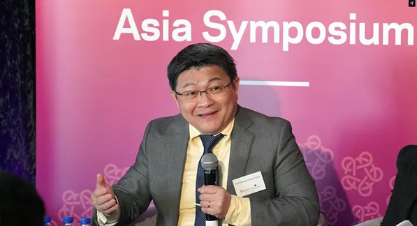 Cheng-Chwee Kuik is a Senior Fellow at the Foreign Policy Institute of the Johns Hopkins University School of Advanced International Studies (SAIS). He is Professor of International Relations at the National University of Malaysia (UKM)’s Institute of Malaysian and International Studies (IKMAS) and concurrently a Nonresident Scholar at Carnegie China. He is Co-Founder of the East Asian International Relations (EAIR) Caucus, a research platform for exchange, engagement, and empowerment among foreign affairs 